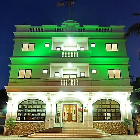 El Haciendero Private Hotel Iloilo City Buitenkant foto