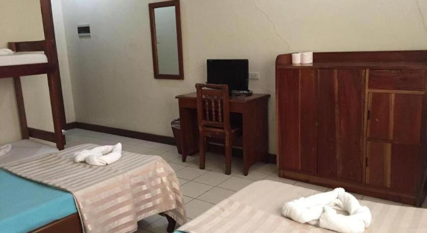 El Haciendero Private Hotel Iloilo City Buitenkant foto