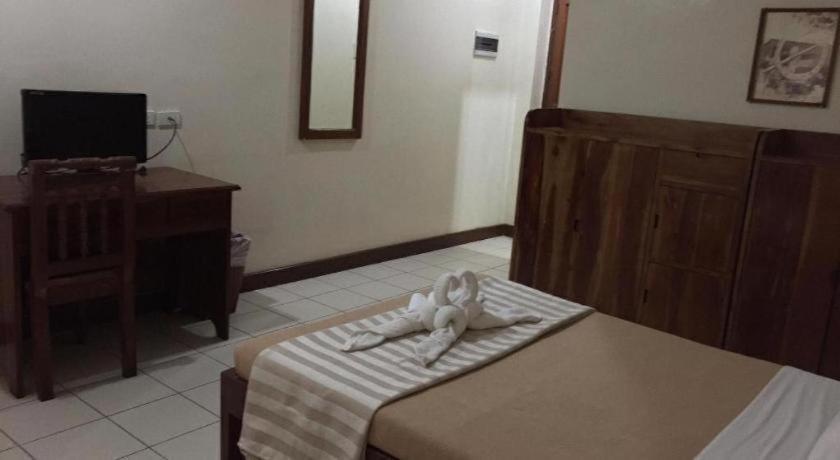 El Haciendero Private Hotel Iloilo City Buitenkant foto