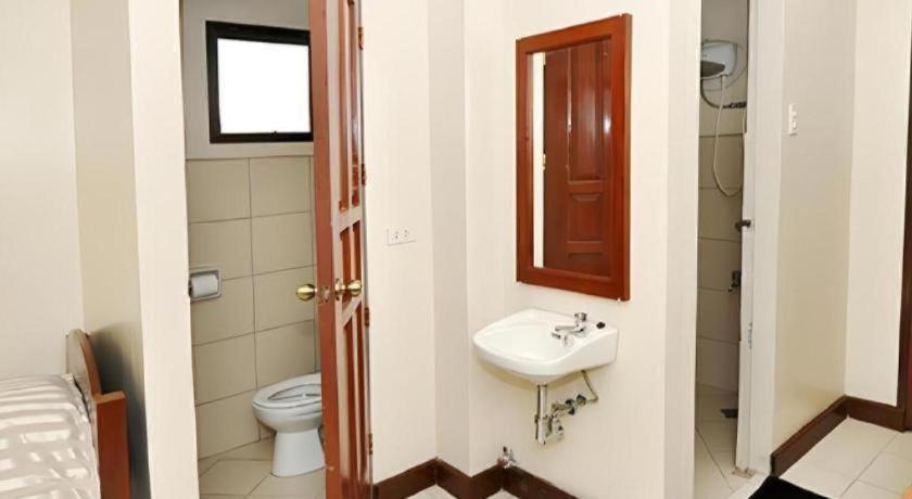 El Haciendero Private Hotel Iloilo City Buitenkant foto