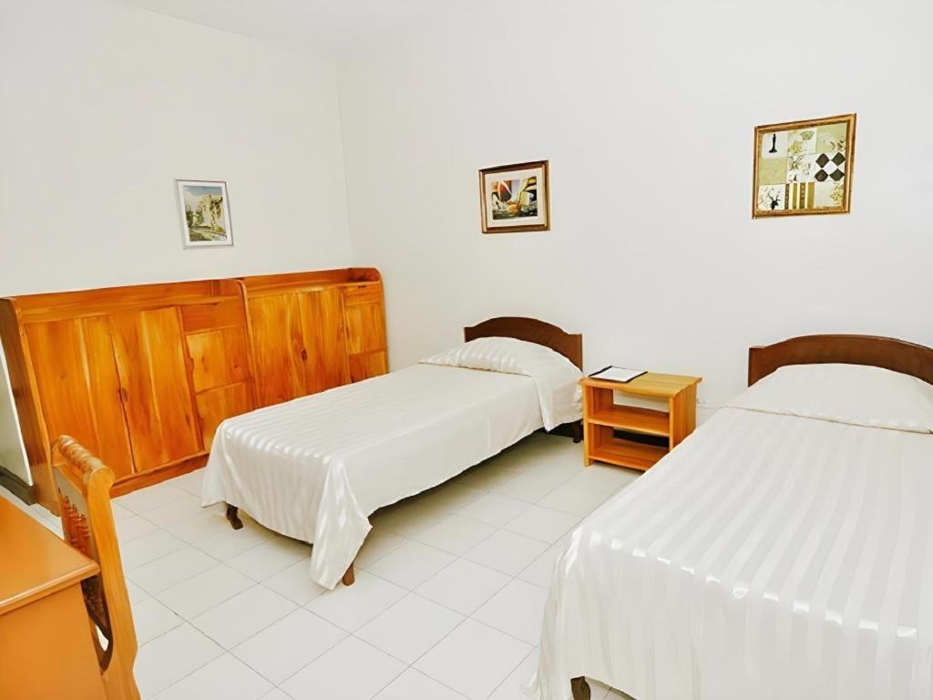 El Haciendero Private Hotel Iloilo City Buitenkant foto
