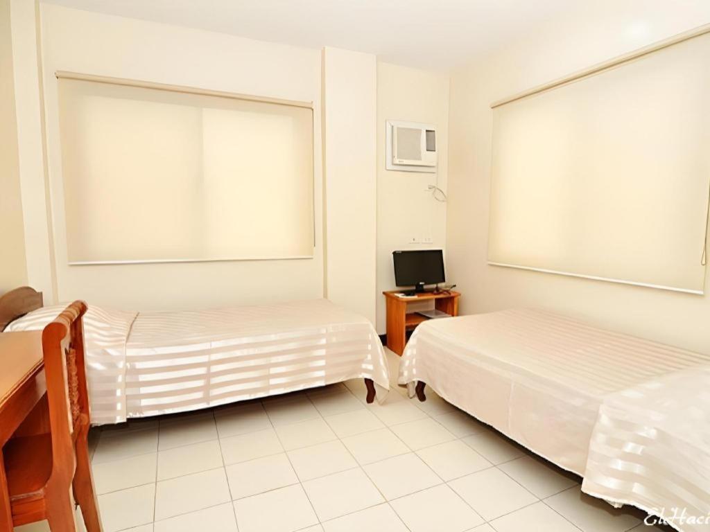 El Haciendero Private Hotel Iloilo City Buitenkant foto
